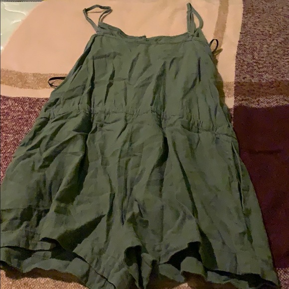 Olive green romper - Picture 2 of 2